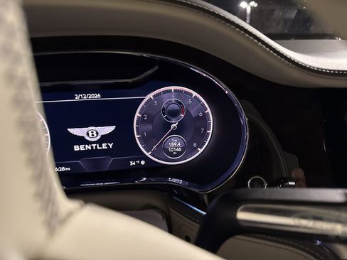 Used 2022 Bentley Flying Spur V8 image 7