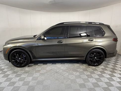 Used 2025 BMW X7 xDrive40i w/ M Sport Package AWD/4WD image 3
