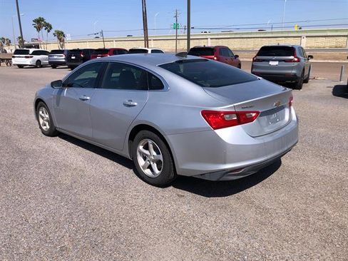 Used 2018 Chevrolet Malibu LS w/ LPO, Convenience Package 2 image 5