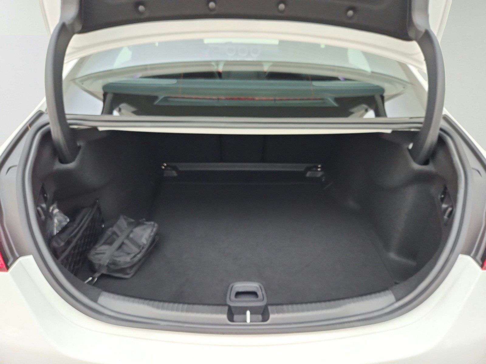 Used 2026 Mercedes-Benz C 300 Sedan image 32