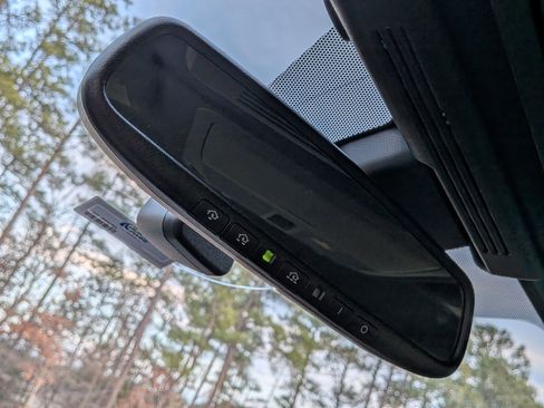 Used 2023 INFINITI Q50 Sensory image 23