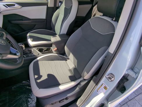 New 2026 Volkswagen Taos SE FWD image 19