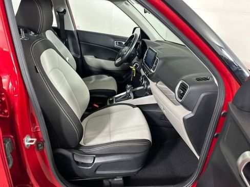 Certified 2022 Hyundai Venue SEL image 27