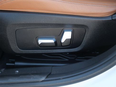 Used 2023 BMW 330i xDrive Sedan image 10