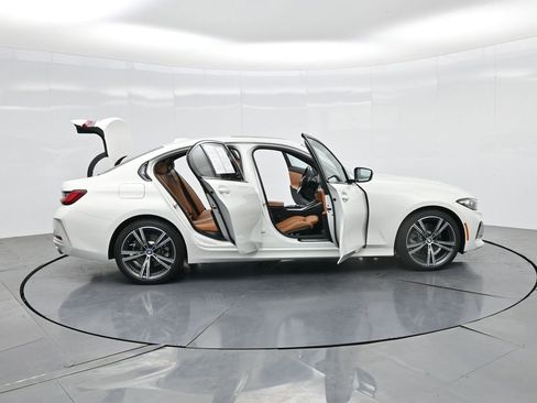 Used 2023 BMW 330i Sedan w/ Driving Assistance Package RWD image 3