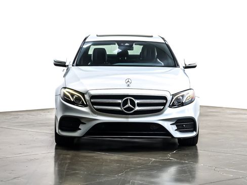 Used 2017 Mercedes-Benz E 300 image 3