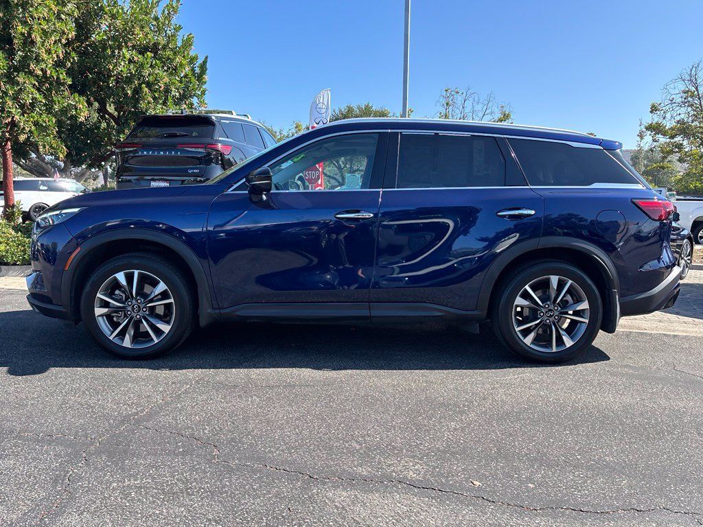 Used 2023 INFINITI QX60 Luxe w/ Cargo Package FWD image 9