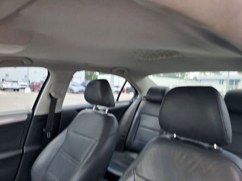 Used 2015 Volkswagen Jetta SE FWD image 28