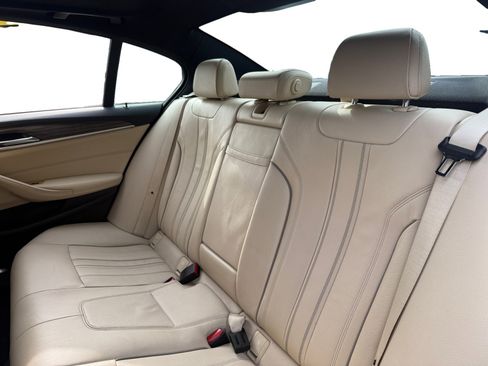 Used 2019 BMW 540i w/ M Sport Package image 13