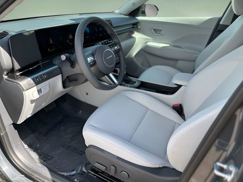 Used 2025 Hyundai Kona SEL image 21