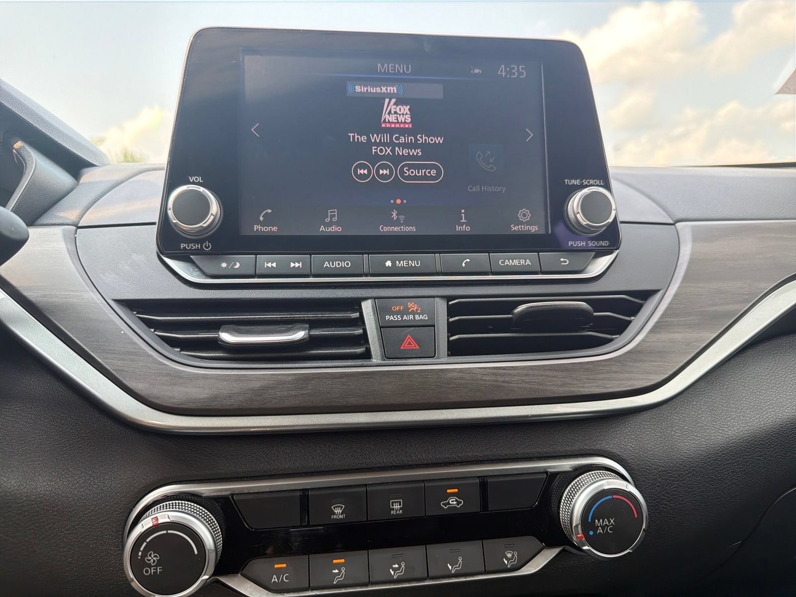 Used 2025 Nissan Altima 2.5 SV FWD image 22