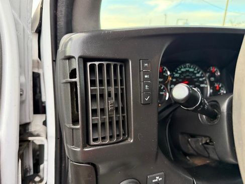 Used 2014 GMC Savana 2500 w/ Cold Climate Package RWD image 40
