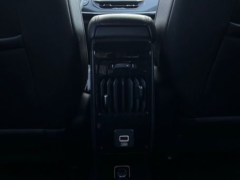 Used 2025 Jeep Compass Trailhawk image 12