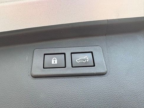Used 2023 Subaru Outback Premium AWD/4WD image 30