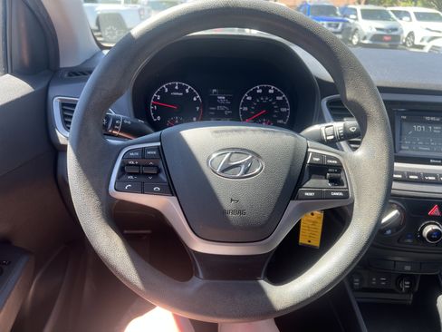 Used 2020 Hyundai Accent SE FWD image 18