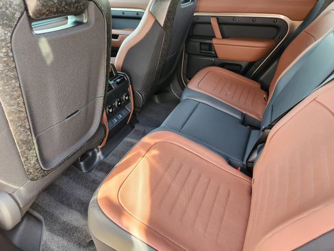 New 2026 Land Rover Defender 110 OCTA image 31