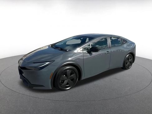 Used 2025 Toyota Prius LE image 8