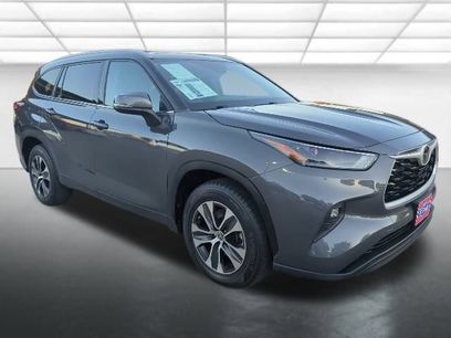 Used 2022 Toyota Highlander XLE
