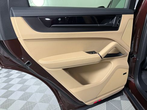 New 2026 Porsche Cayenne GTS image 27