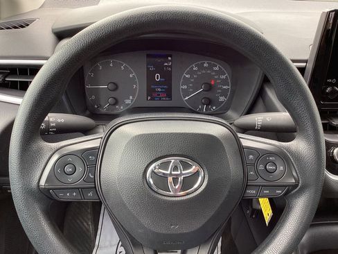 Used 2025 Toyota Corolla LE image 20