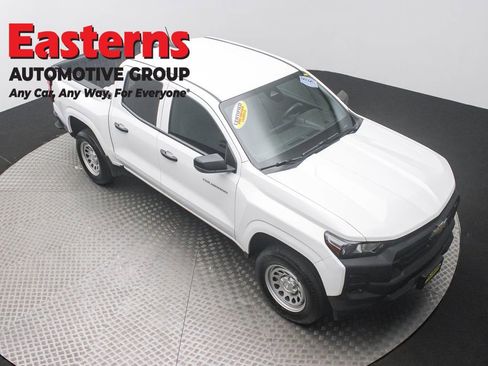 Used 2023 Chevrolet Colorado W/T image 3