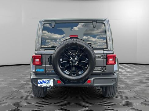 Used 2025 Jeep Wrangler Unlimited Sahara w/ Safety Group AWD/4WD image 3