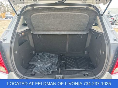 Used 2022 Chevrolet Trax LT w/ LT Convenience Package image 23