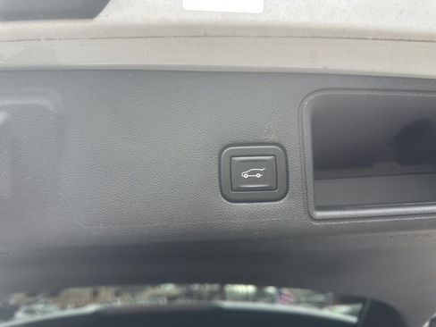 Used 2020 GMC Terrain SLE w/ Driver Convenience Package image 22