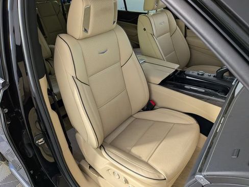 Certified 2024 Cadillac Escalade Premium Luxury AWD/4WD image 34