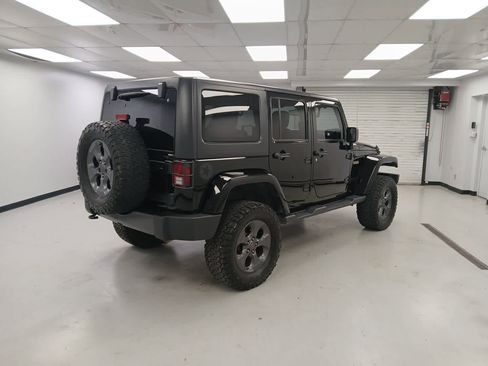 Used 2017 Jeep Wrangler Freedom Edition image 5