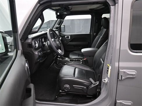 Used 2023 Jeep Wrangler Unlimited Sahara image 9