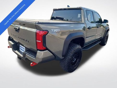 Used 2024 Toyota Tacoma TRD Off-Road AWD/4WD image 5