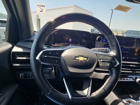 Used 2025 Chevrolet Silverado EV LT w/ LT Premium Package AWD/4WD image 11