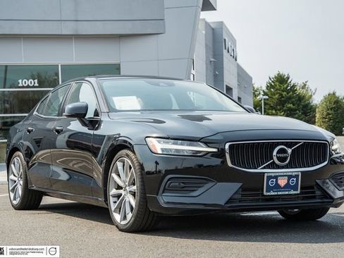 Used 2020 Volvo S60 T6 Momentum image 1