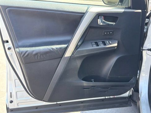 Used 2013 Toyota RAV4 Limited FWD image 19