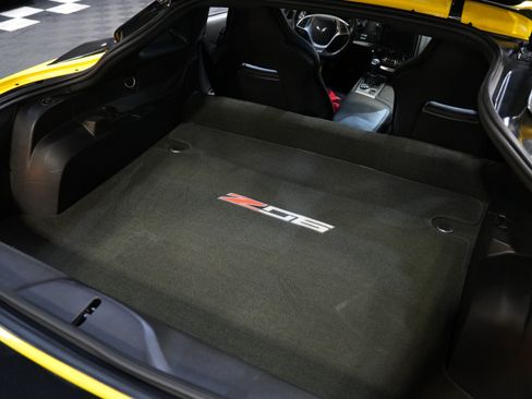Used 2017 Chevrolet Corvette Z06 w/ Z07 Performance Package RWD image 45