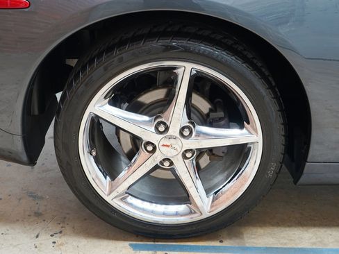 Used 2011 Chevrolet Corvette Coupe w/ Preferred Equipment Group RWD image 63