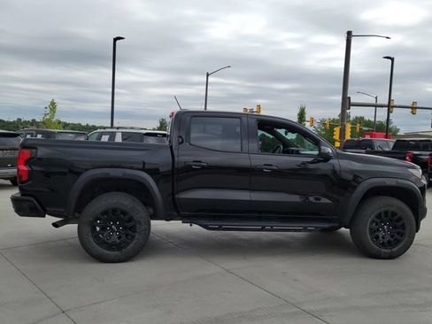 Used 2025 Chevrolet Colorado Trail Boss AWD/4WD image 6