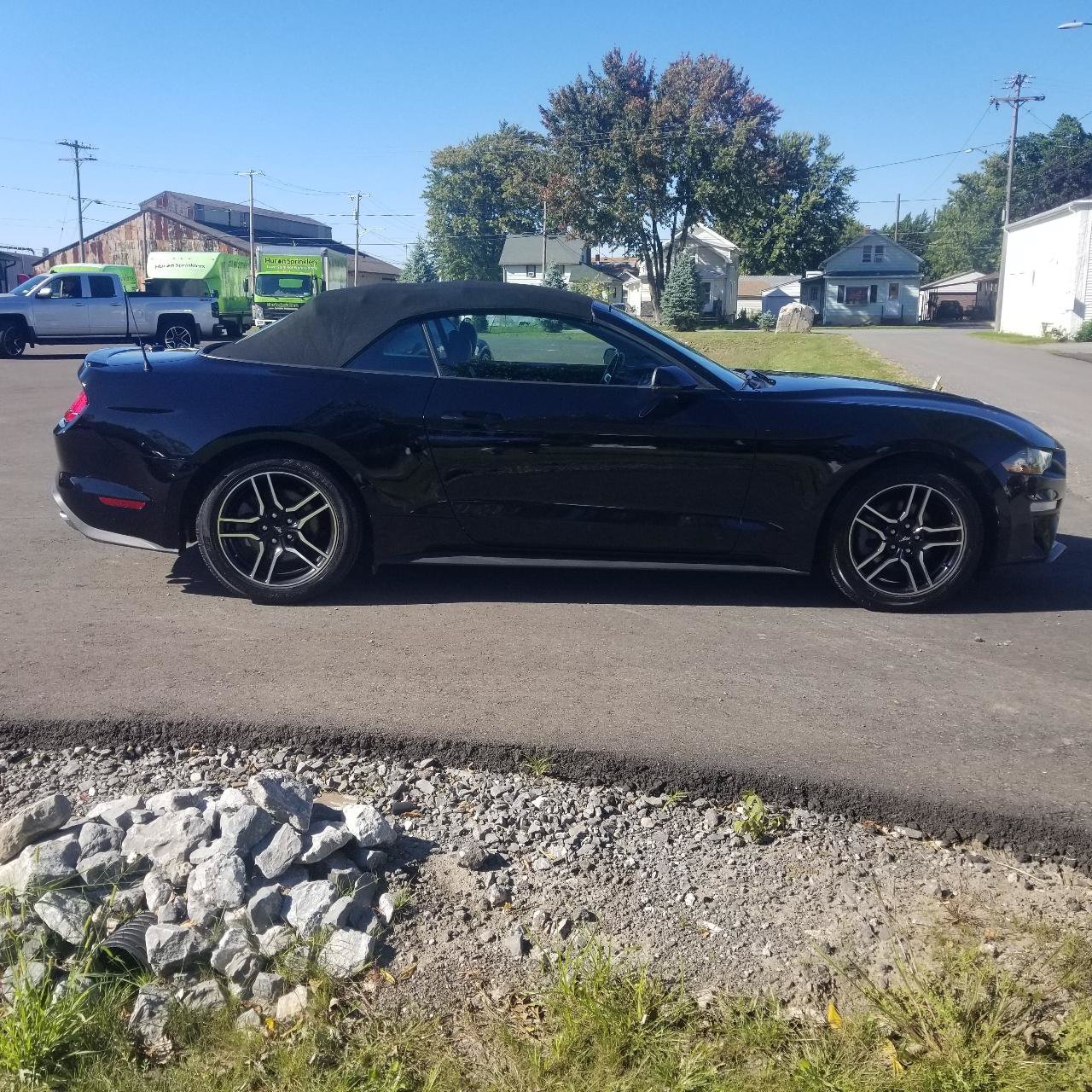 Used 2020 Ford Mustang Premium RWD image 6