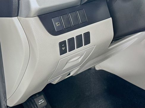 Used 2019 Toyota Highlander LE image 10