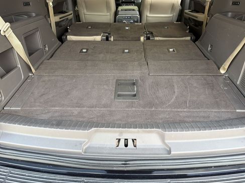 Used 2019 Ford Expedition XLT w/ Equipment Group 202A RWD image 25