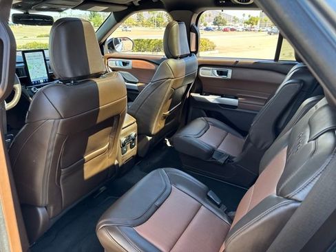 Used 2022 Ford Explorer King Ranch w/ Premium Technology Package image 20