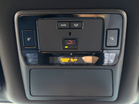 Used 2026 Lexus TX 500h AWD w/ Technology Package image 33