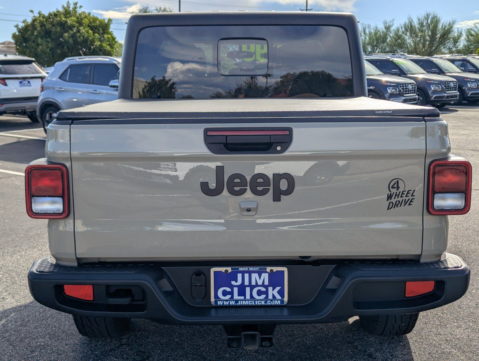 Used 2022 Jeep Gladiator Sport AWD/4WD image 4
