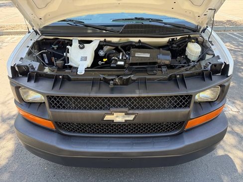 Used 2015 Chevrolet Express 2500 RWD image 30