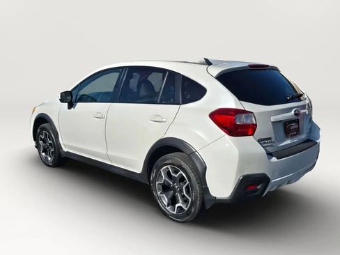 Used 2015 Subaru Crosstrek 2.0i Premium w/ Moonroof Package AWD/4WD image 3
