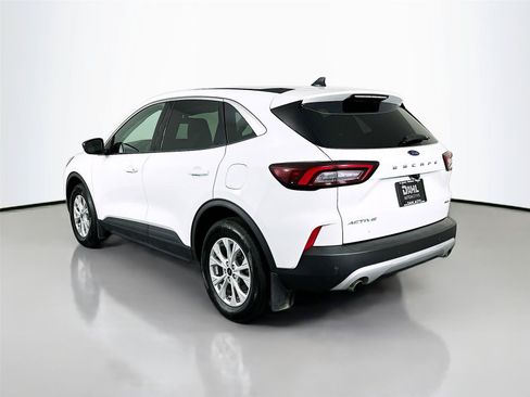 Used 2024 Ford Escape Active w/ Tech Pack #1 AWD/4WD image 10