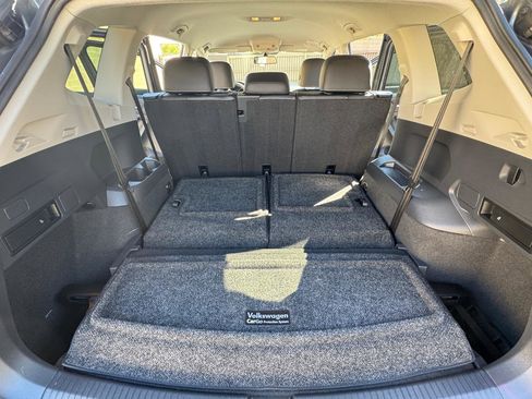 Used 2021 Volkswagen Tiguan SE image 17