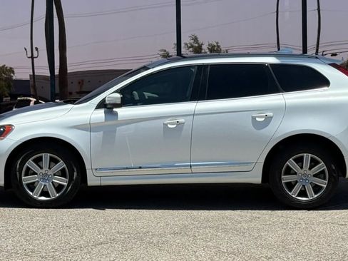 Used 2017 Volvo XC60 T5 Inscription w/ Preferred Option Package AWD/4WD image 4