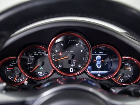 Used 2018 Porsche 911 Carrera S RWD image 21